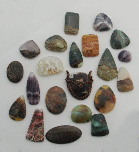 Lapidary work selection of cabochons in Picture Jasper, Amethyst, Chrysocolla and Agate